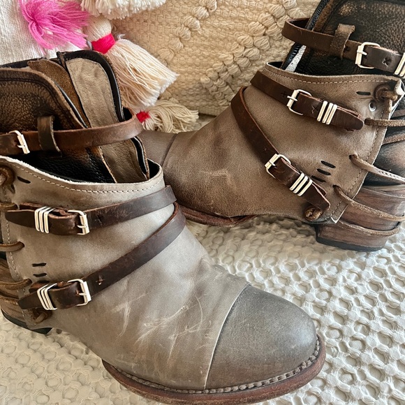 Freebird by Steven Grey Multi Distressed Leather Crue Boots 9 - Picture 8 of 16